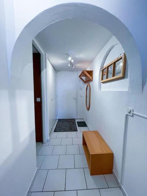 Private With Parking Spot In The Center Apartment *